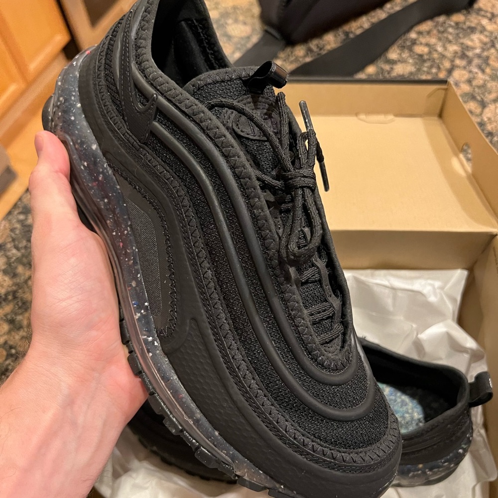 Nike Men's Black Air Max Sneakers